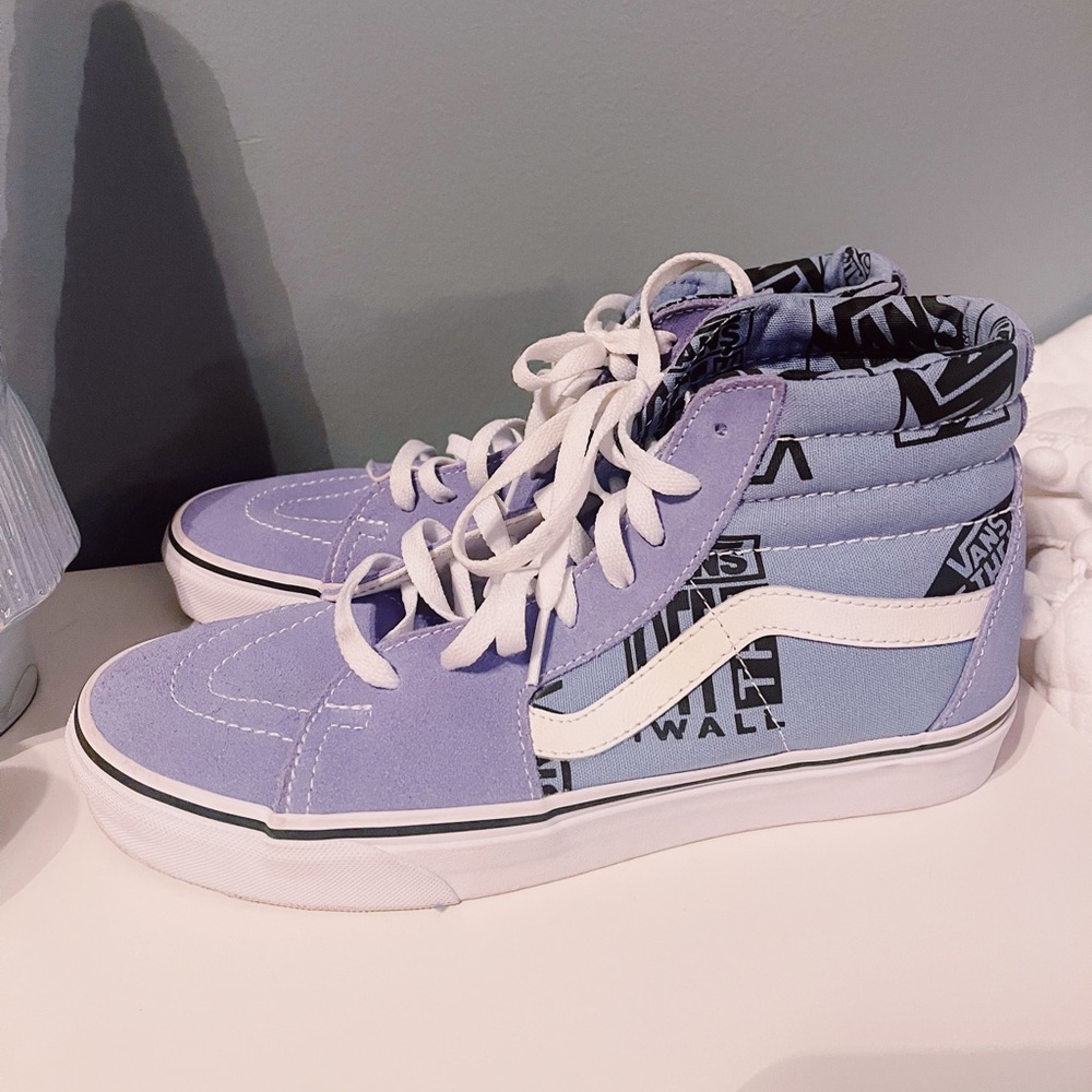 W9.5 Vans PERFECT CONDITION worn once !!